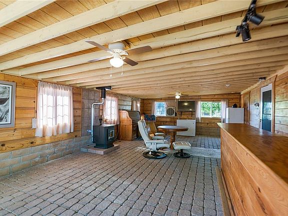 3rd image of 31735 Purdy Ln