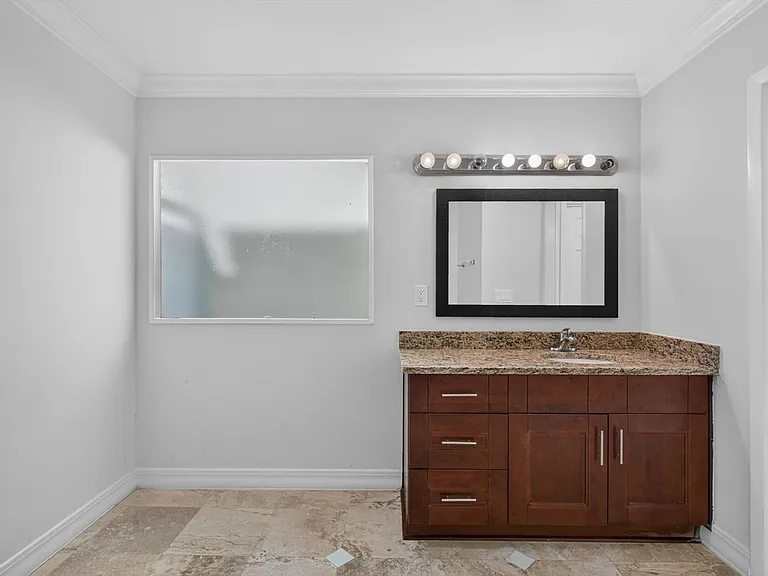 7812 Linkside Dr — Photo 16
