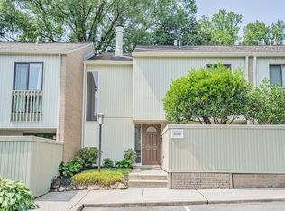 5252 Pooks Hill Rd #B-12, Bethesda, MD 20814