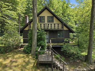 3109 Lake Rd, New Castle, PA 16102