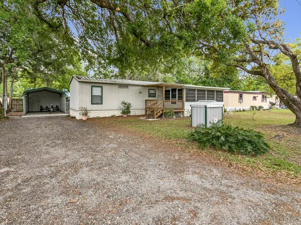 214 Lake Ln, Crescent City, FL 32112