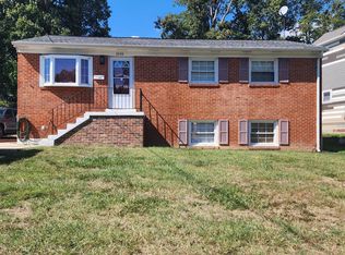 2036 Cumberland Dr, Woodbridge, VA 22191