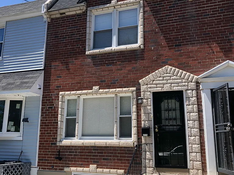 6725 Regent St — Photo 2