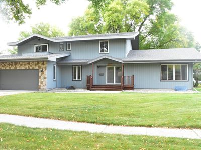 1208 Oak St N, Fargo, ND, 58102