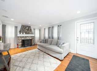 5 Crow Trl, Wayne, NJ 07470