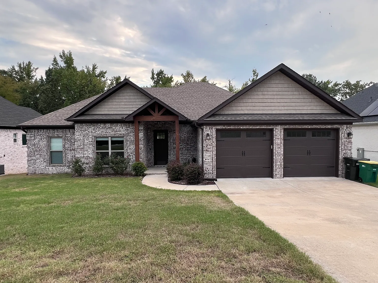 4 bed, 2116 sqft, $2,500 — Photo 1