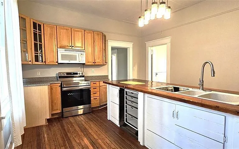 1047 Ridge Ave — Photo 4