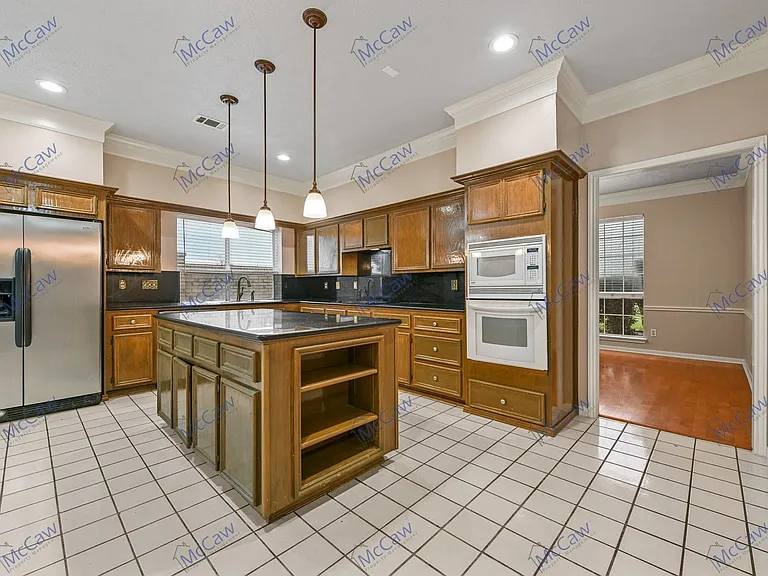 3211 Wessex Cir — Photo 8