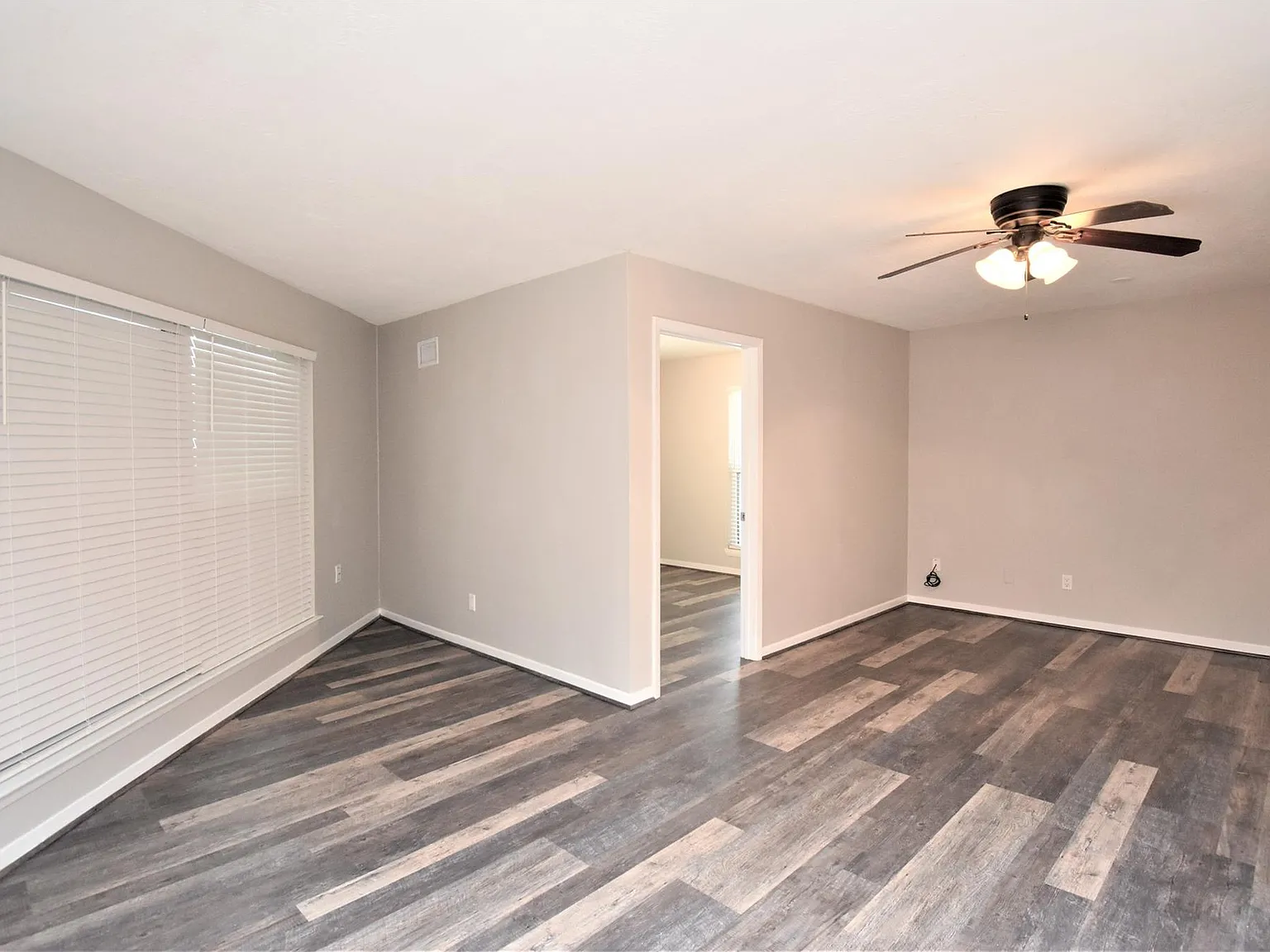 2 bed, 1.0 bath, 749 sqft, $1,000 — Photo 4