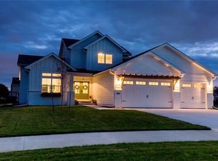 407 NW Reinhart Dr, Ankeny, IA 50023