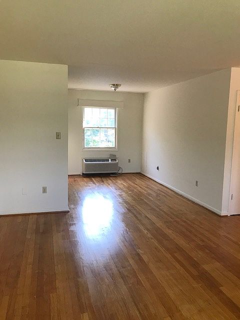 1st image of 1903 Medallion Dr #12