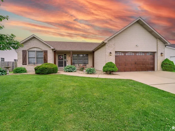 419 Brookside Glen Dr, Sherman, IL 62684