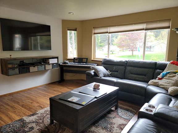 3rd image of 6694 Cortez Pl NW