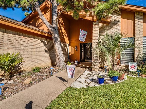 3rd image of 5609 Valley Meadow Dr