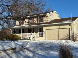 27 Bailey St, Savannah, OH 44874