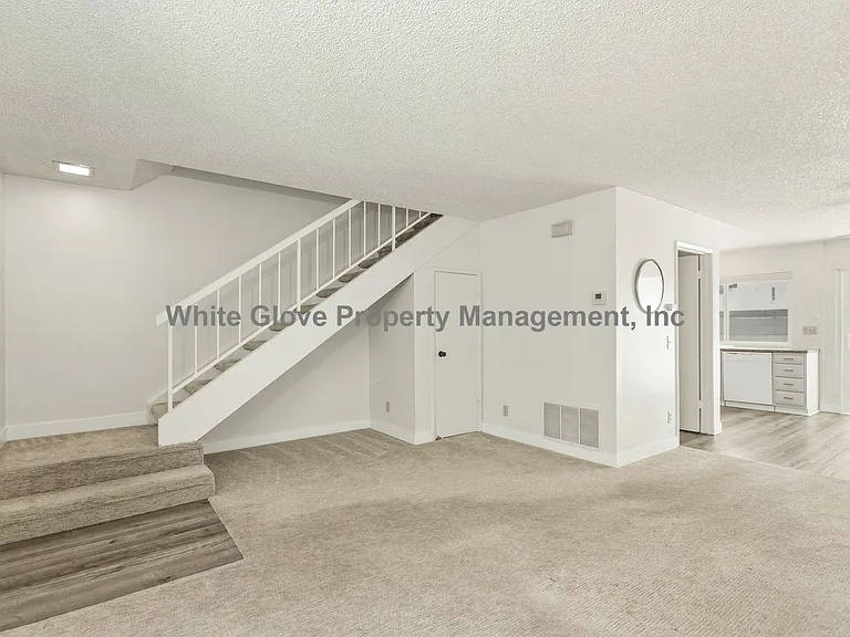 9596 Bickley Dr — Photo 4