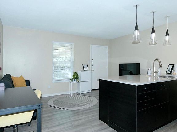 2nd image of 2302 E Side Dr APT 6