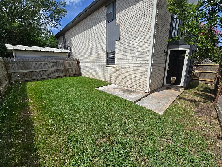1309 Airline Dr — Photo 17