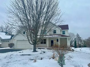 748 Linden Cir S, Maplewood, MN 55119