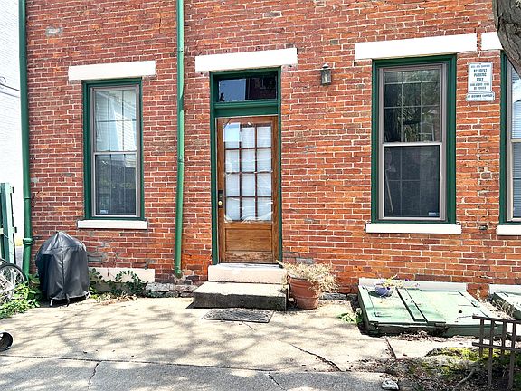 PRIVATE ENTRANCE OFF STREET PARKING