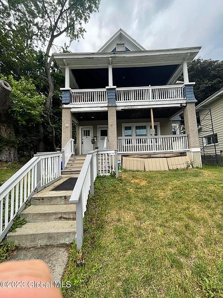 2nd image of 105 Oakwood Avenue