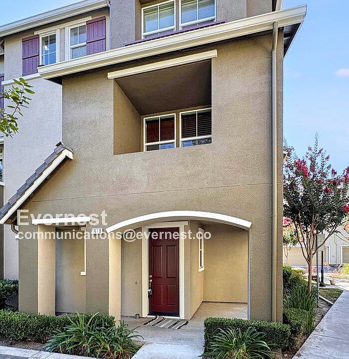 1st image of 1079 Westbury Dr