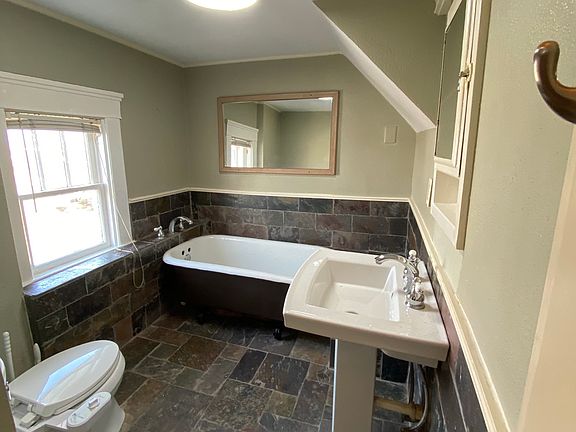 4th image of 1904 Chamberlain Ave APT 4
