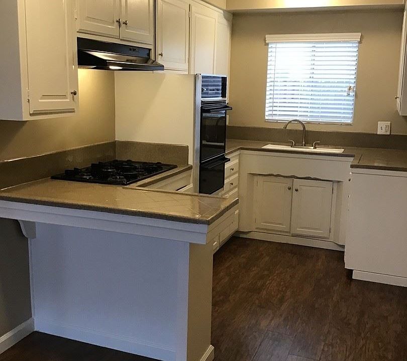 2nd image of 921 S Park Cir APT 16