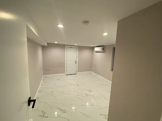 Rented by Capri Jet Realty Corp | media 7