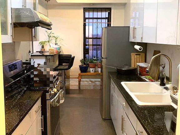 4th image of 155-17 Sanford Avenue #6D