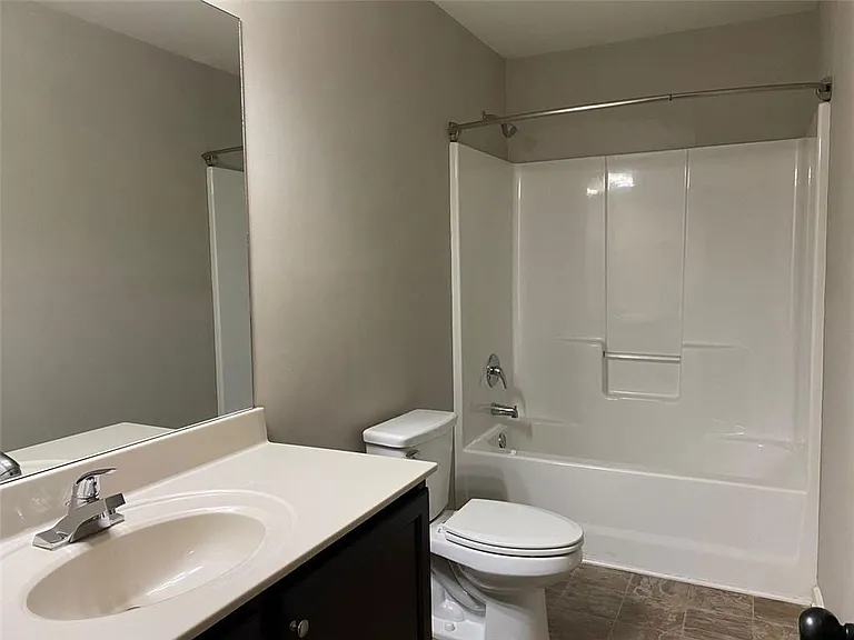2392 Newbury Oaks Ct — Photo 16