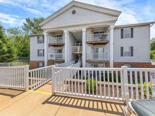 12400 Somerset Place Dr APT C, Saint Louis, MO 63128