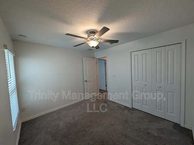 367 Argyll Dr — Photo 20