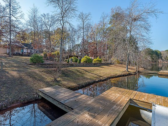 2nd image of 254 Pinewood Ct