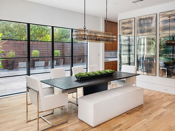 3rd image of 4425 Pomona Rd