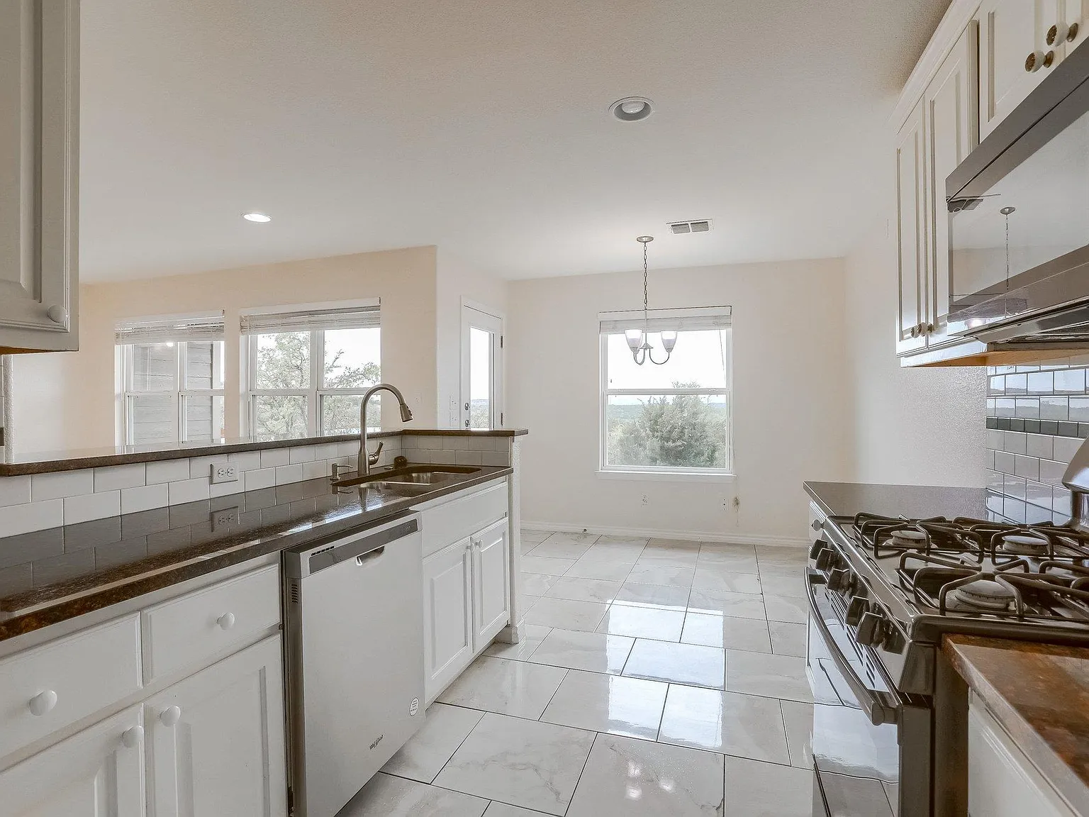 2 bed, 2.0 bath, 1075 sqft, $1,650 — Photo 4