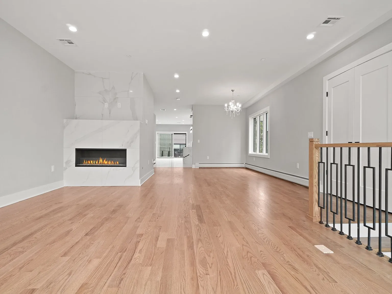 3 bed, $6,300 — Photo 3
