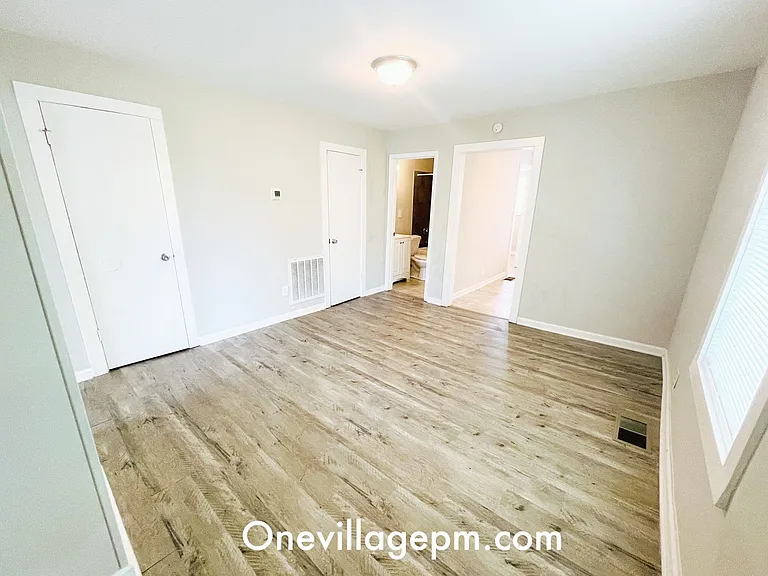 905 Harris St — Photo 3