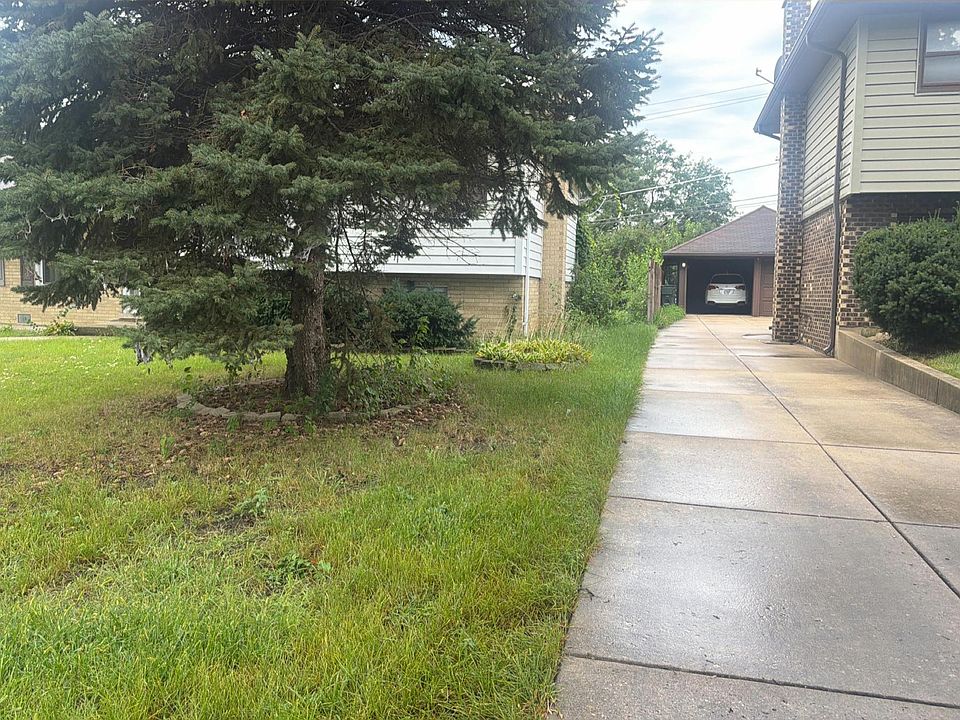 2nd image of 162 Maple Ave