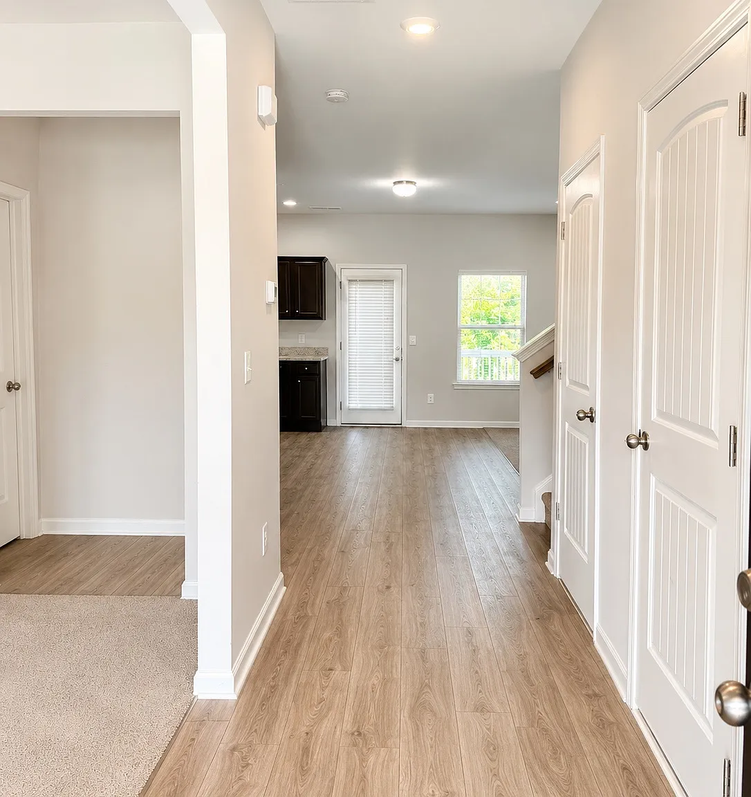 4 bed, 2.5 bath, 2187 sqft, $2,200 — Photo 3