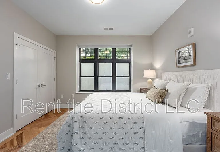 1345 K St SE #T-01 — Photo 12
