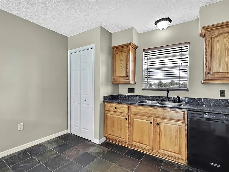 3017 Lema Dr — Photo 10