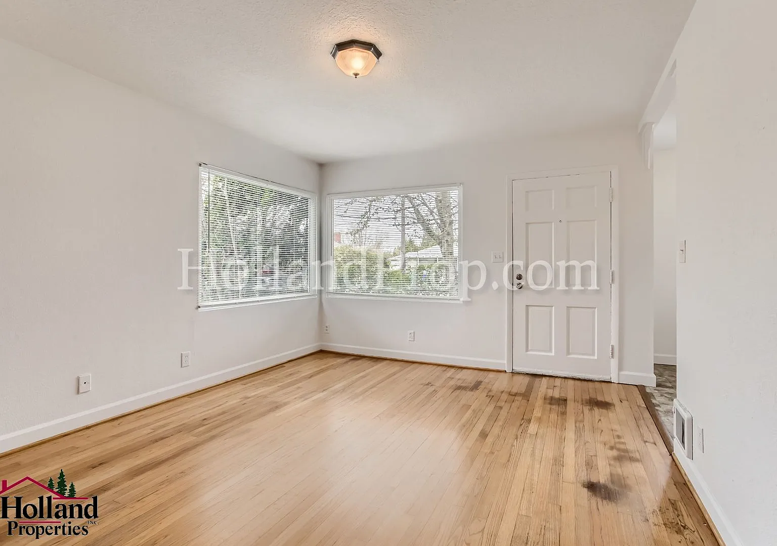 Charming & Bright 2-Bedroom Home in St. Johns! — Photo 3