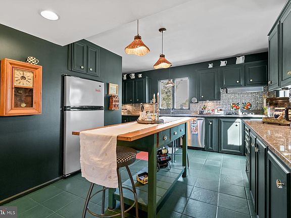 2nd image of 103 Buckingham Rd