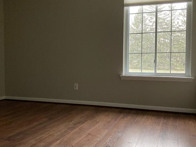 10 Carriage Dr #2 — Photo 12