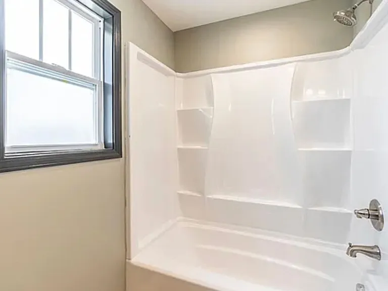 732 Bellaire Ave — Photo 13