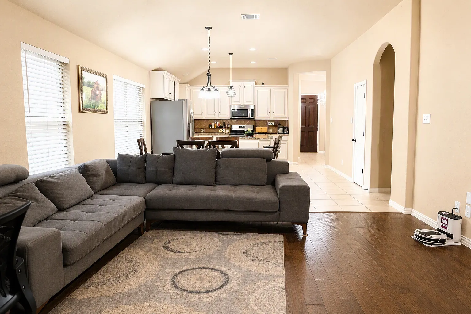 3 bed, 2081 sqft, $2,500 — Photo 4