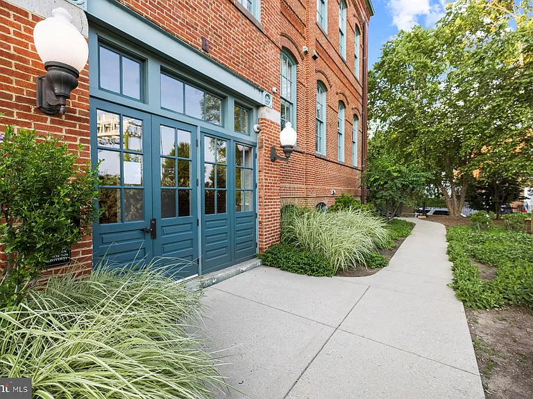 725 5th St SE #23 — Photo 31