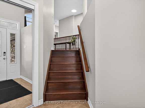 4th image of 50 Lockside Dr #18