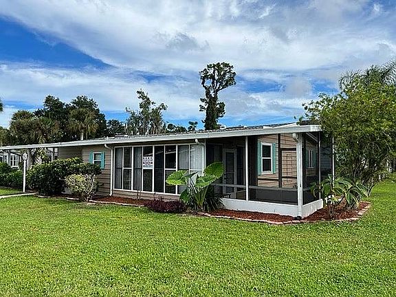 4th image of 2298 Las Fuentes Dr